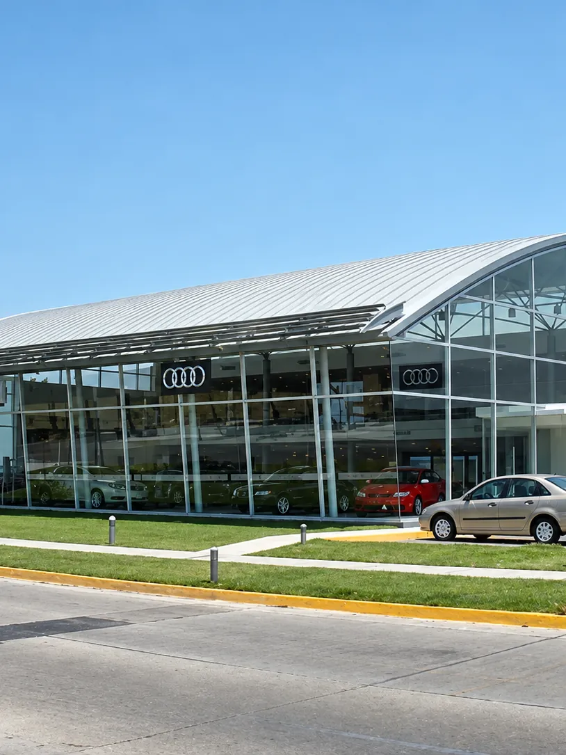 Showroom de cristal de la agencia Audi en Zapopan