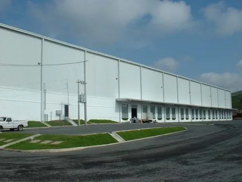 Nave del centro de distribución FAMSA