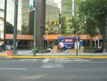 Restaurante Vips en planta baja de Torre Chapultepec